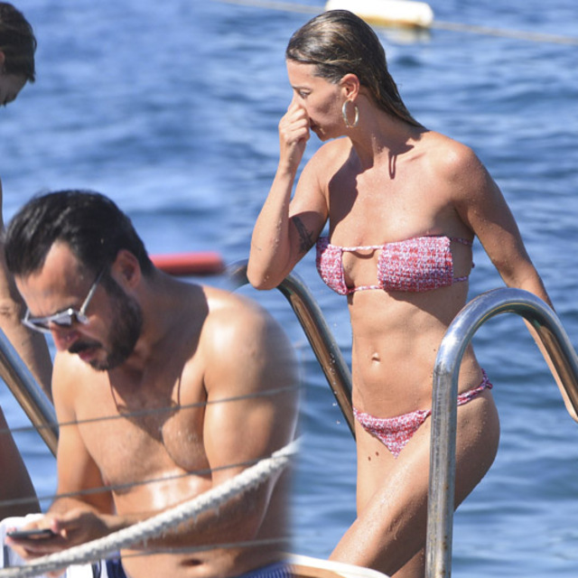 İskelede bikini şov