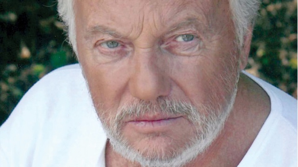 Göksel Arsoy kimdir?