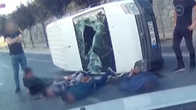 Kaçan şüphelilerin aracı takla attı