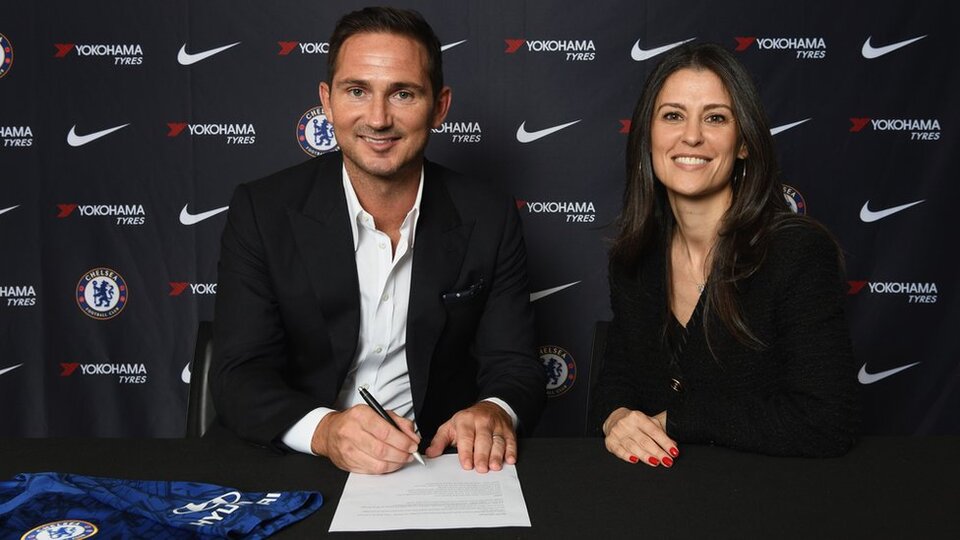 Frank Lampard Chelsea'ye menajer olarak döndü