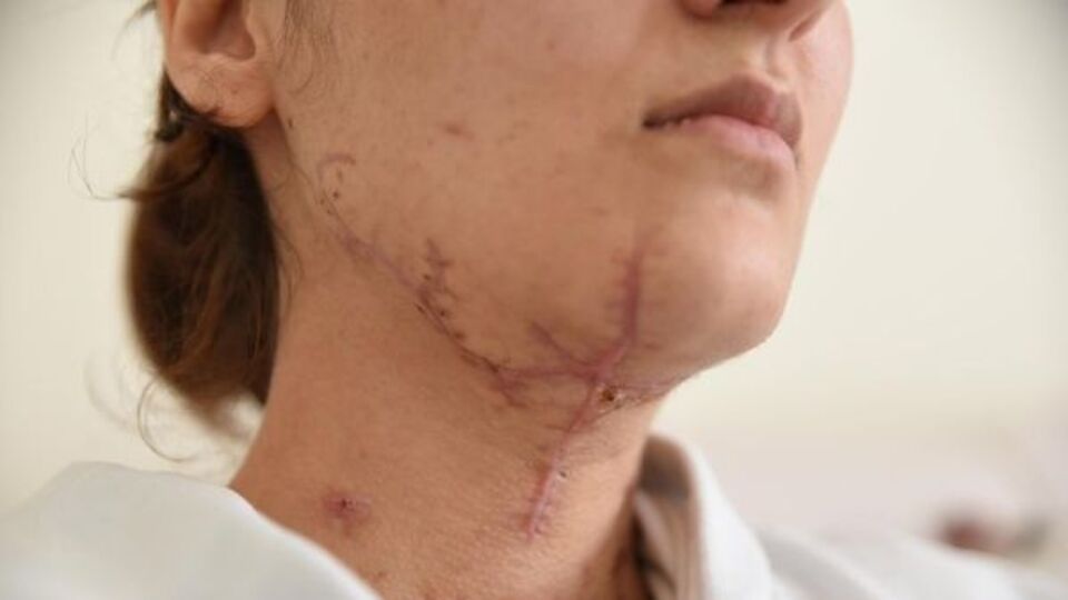 Sevgilisini bıçaklayıp göl kenarına atan sanık hakim karşısına çıktı