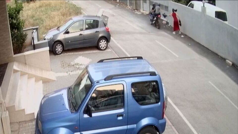 Adrenalin olsun diye! Kapkaç yapıp yaktılar!