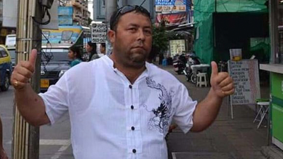 İşten çıkarıldı, patronun boğazını kesti