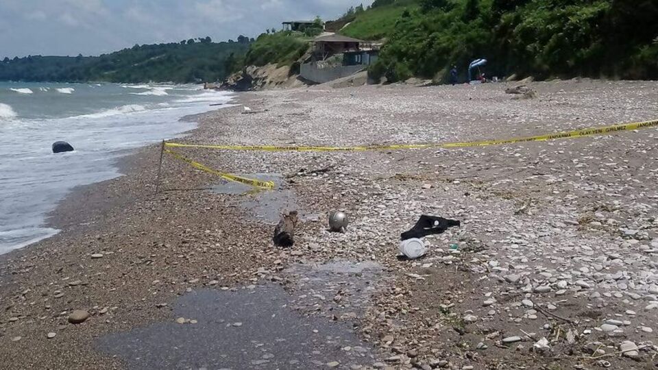 Sahilde gören jandarmaya aradı