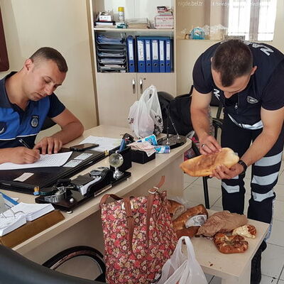 Paraları ekmek arası yaptılar! Zabıta ekipleri şaştı kaldı