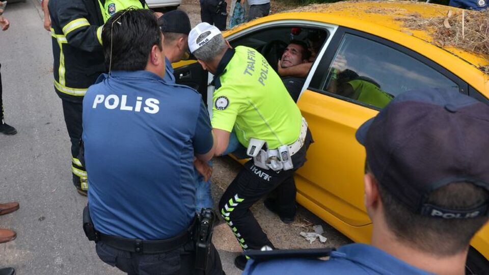 Gerçeği öğrenince yıkıldı! Hacizli otomobiliyle yakalanınca kendini araca kilitledi
