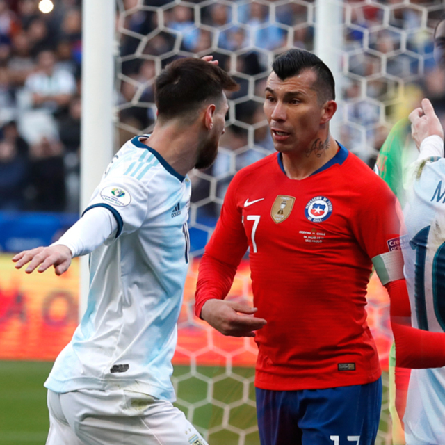 Medel ve Messi birbirine girdi!