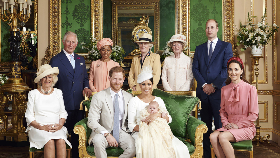 Kraliçe, vaftiz törenine katılmadı!