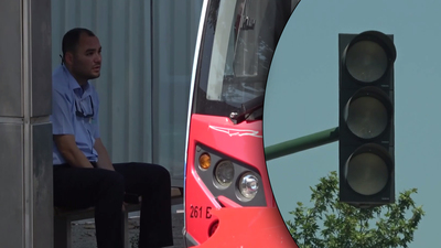 Elektrikler kesildi, trafiğin kontrolü polislere kaldı