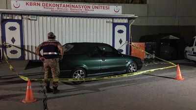 Eşini silahla başından vurdu