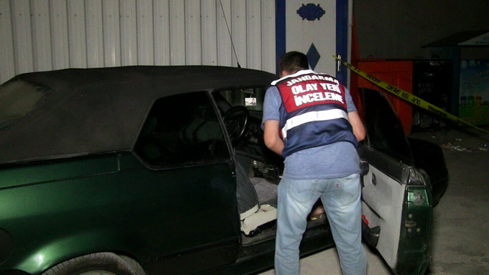 Uzman çavuş, eşini başından vurdu