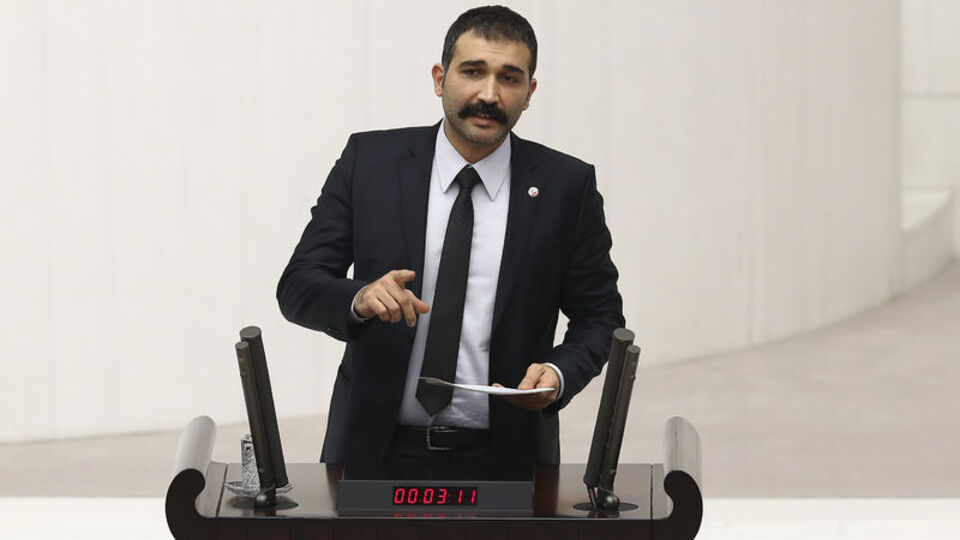 Barış Atay kimdir?