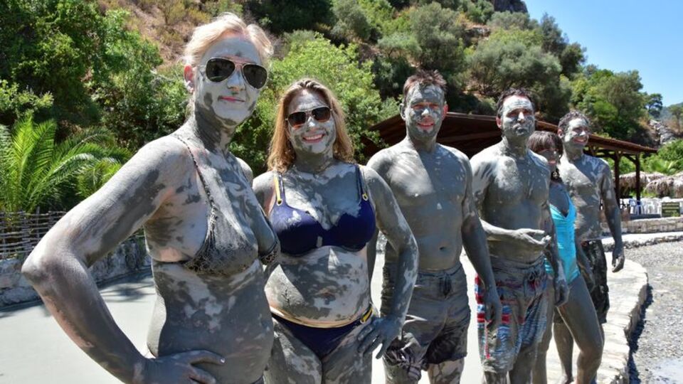 10 dakikada canlı heykel oldular