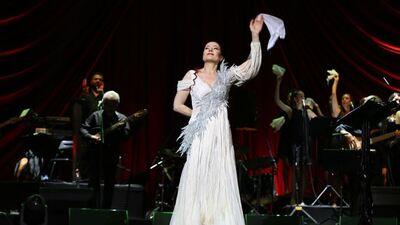 Candan'dan 'Neşe' Yalın'dan 'Disko'