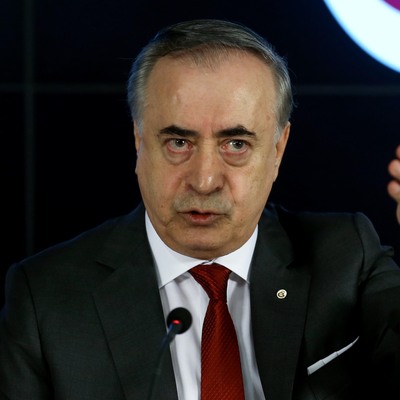 Cengiz'den transfer mesajı ve gönderme!