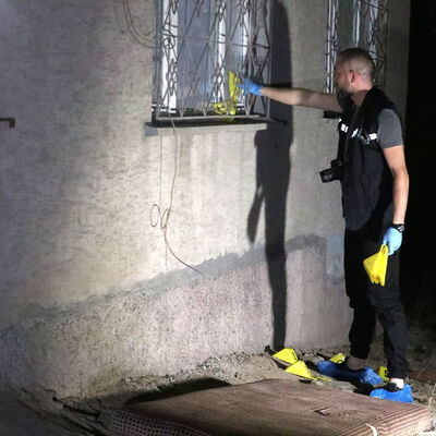 Ayrı yaşadığı eşine pencereden kurşun yağdırdı