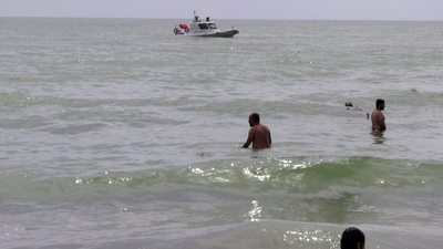 Denize giren çiftten acı haber