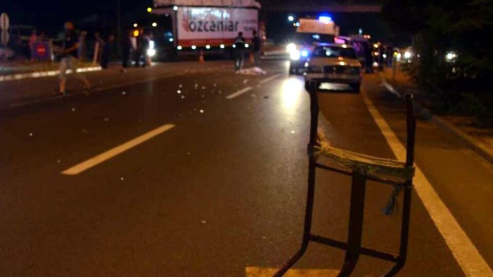 Kağıt toplayan yaşlı adam otomobil çarpması sonucu öldü