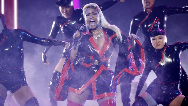 Nicki Minaj geri adım attı!