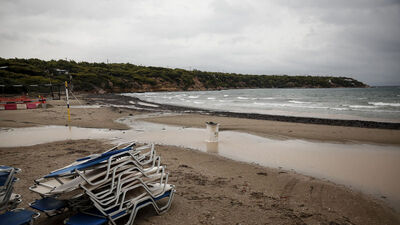 Komşuda fırtına dehşeti! 6 ölü