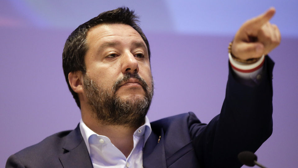 Salvini'ye mermili zarf gönderildi!