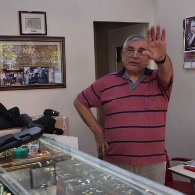 Daha önce yaşanan hiçbir soyguna benzemiyor! Emekli albay konuştu, tüfeğini bıraktı