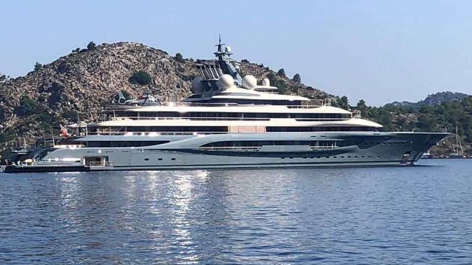 Bezos'un yatı Kekova'da görüntülendi