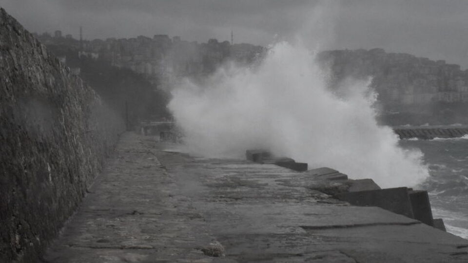 Karadeniz için fırtına ve sel alarmı