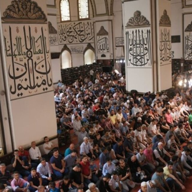 12 Temmuz Bursa Cuma namazı saat kaçta?