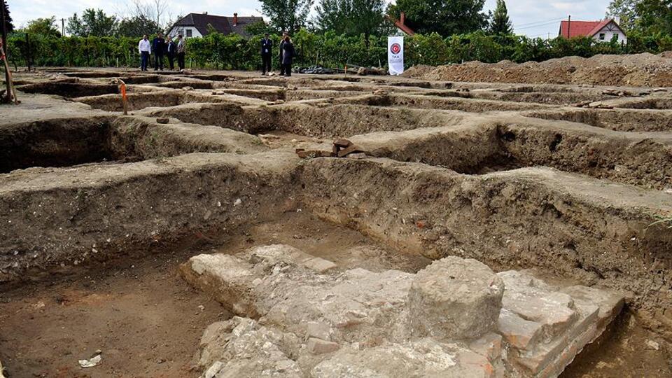 Kanuni'nin mezarı çevresinde Osmanlı kasabasının kalıntıları bulundu