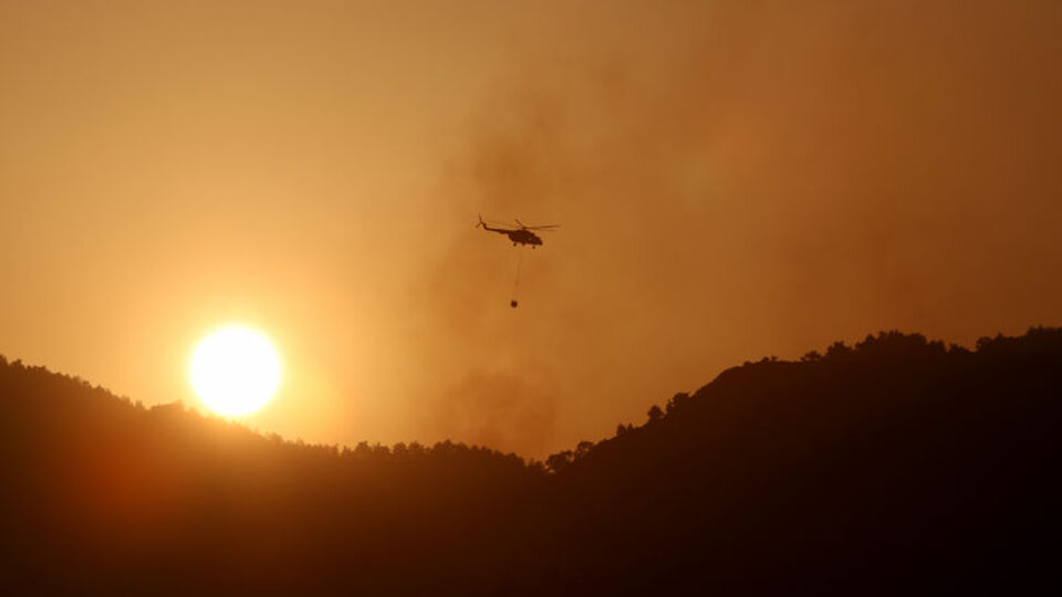 Fethiye'ye sıçrayan yangına müdahale başladı