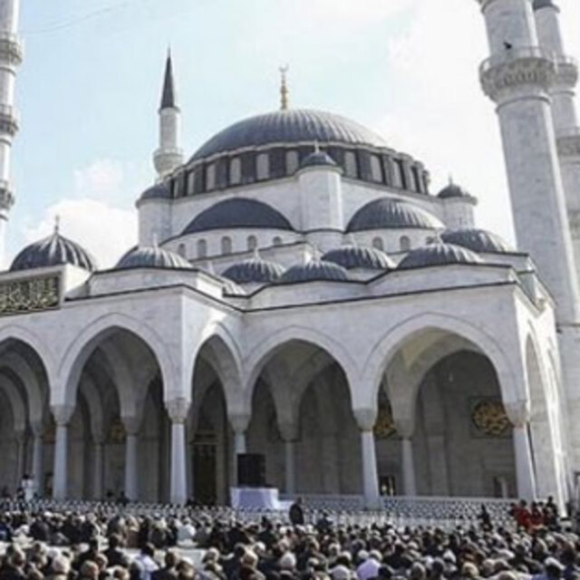 12 Temmuz Ankara Cuma namazı saat kaçta?