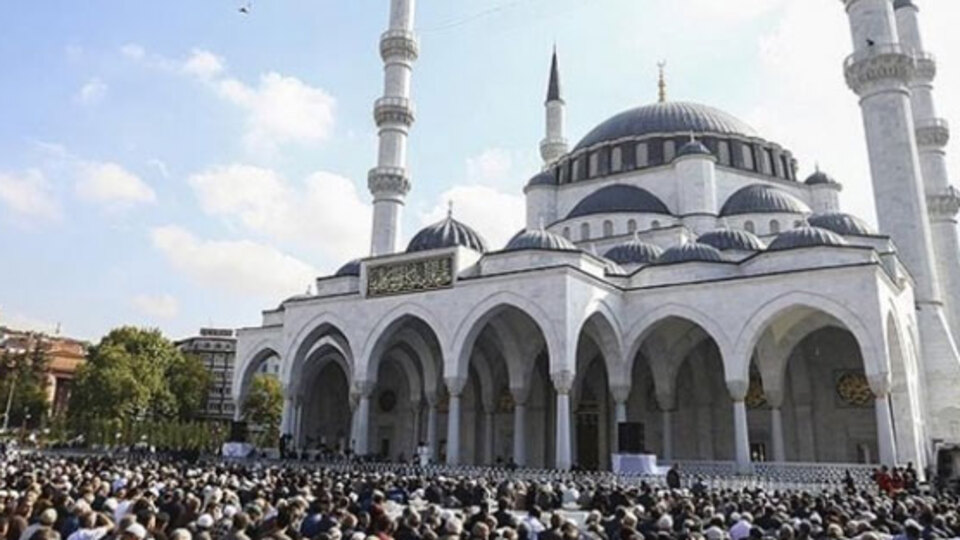 12 Temmuz Ankara Cuma namazı saat kaçta?