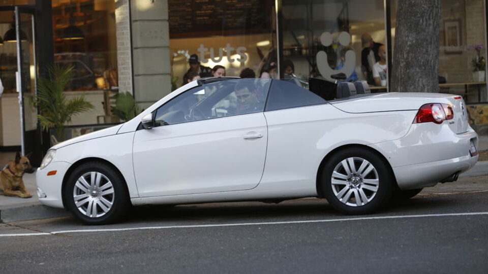 FETÖ'nün firari sanığı Hakan Şükür aranıyor