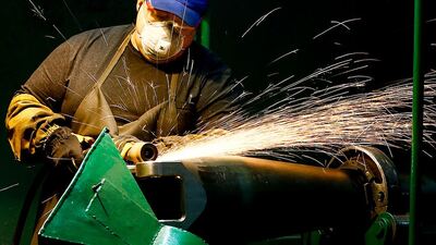 "Sanayide daralma beklenenden ılımlı"