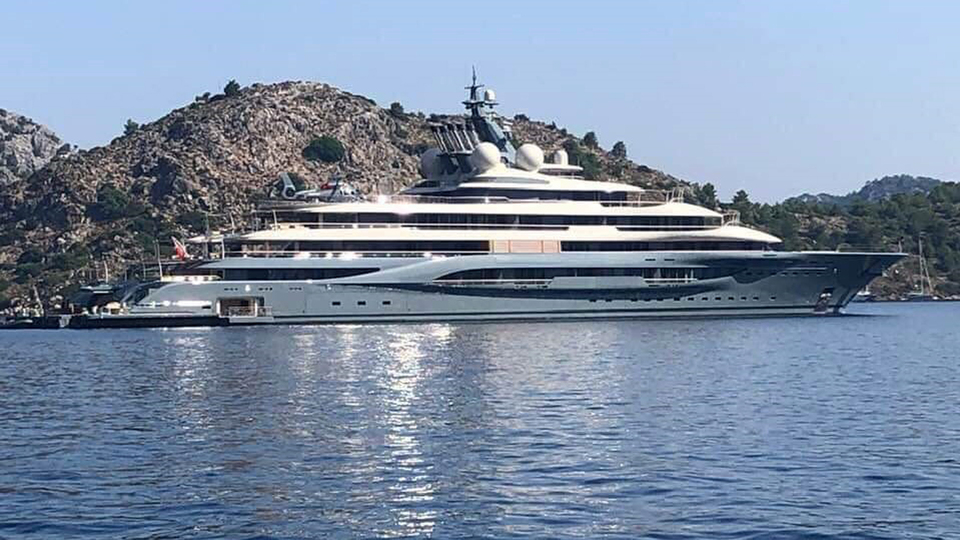 Bezos cennet koyları helikopterle gezdi