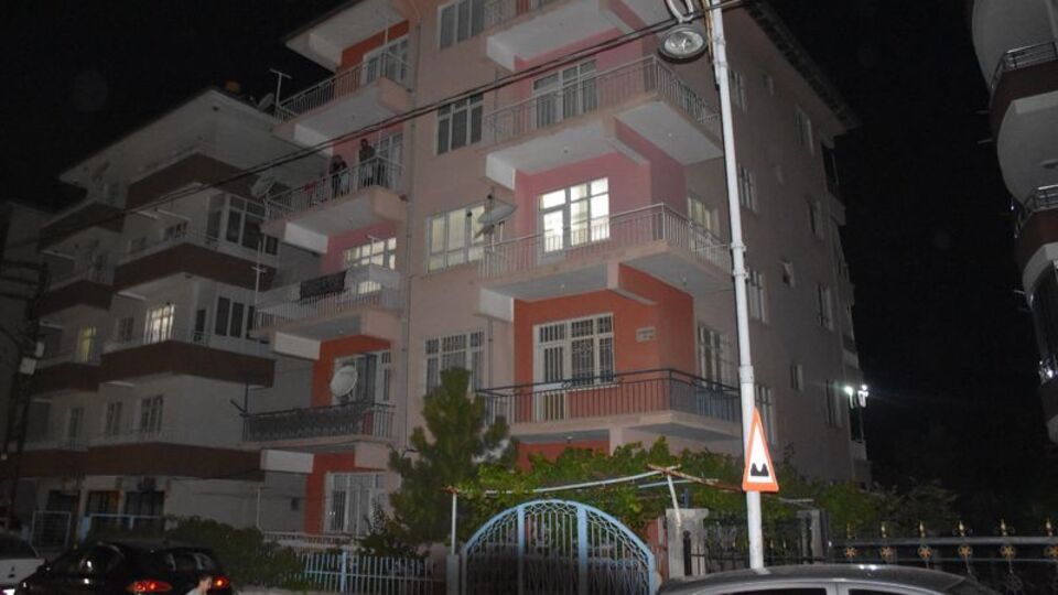 Sandalyeden düşen kadın öldü