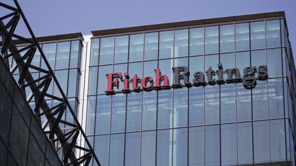 Fitch not indirimine gitti
