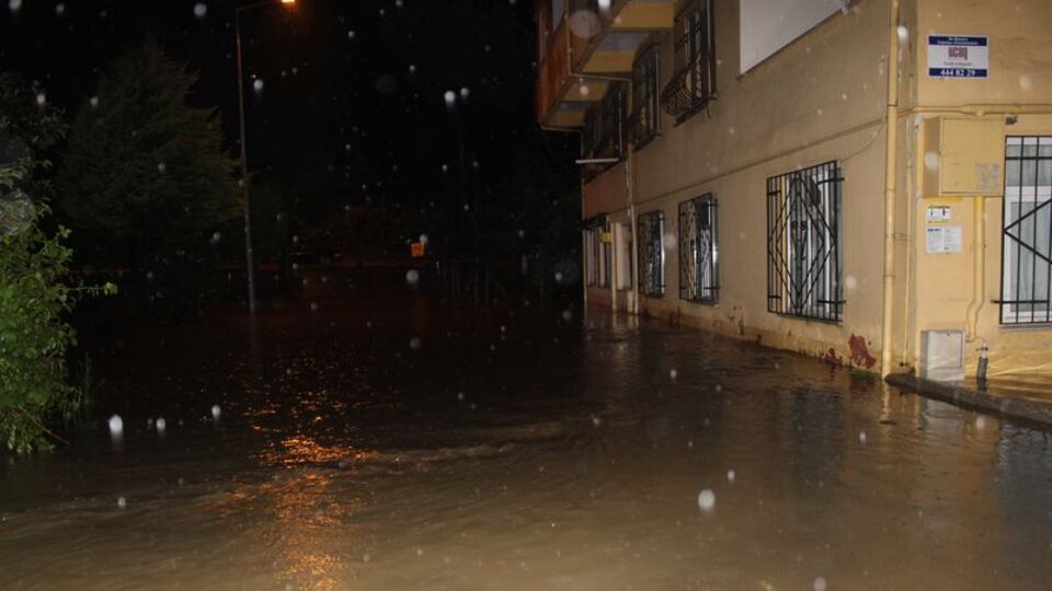 Ordu'da şiddetli yağış sele neden oldu