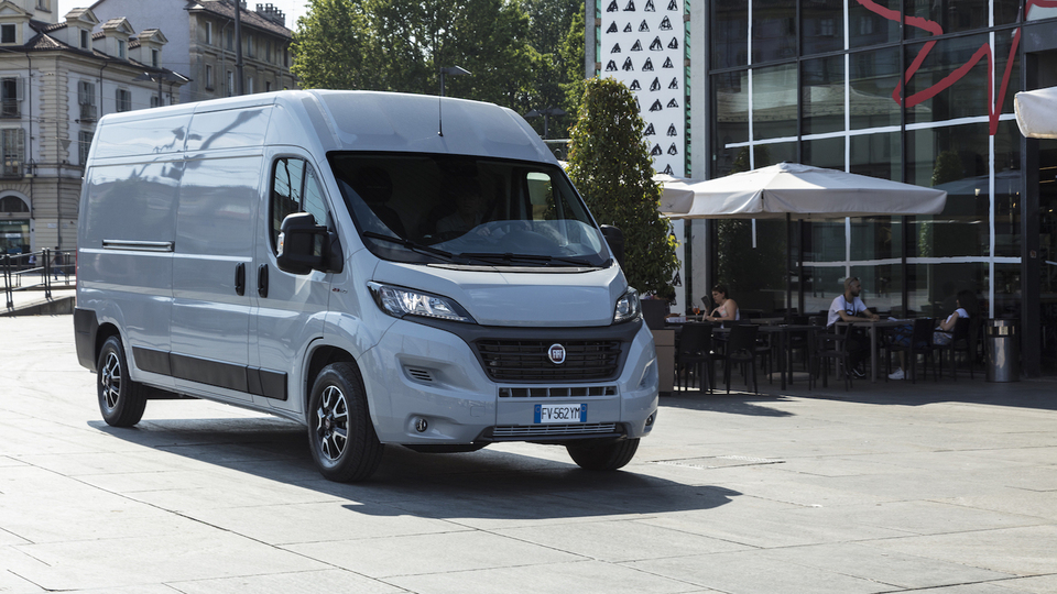 İtalyan 'ticari'yi elektrik çarptı!