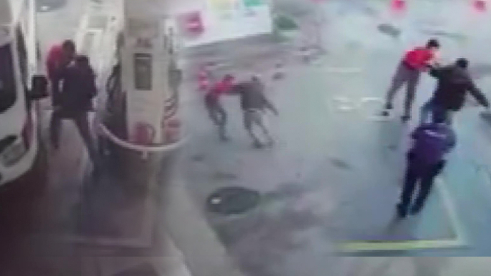 Korkunç! Polis gelince bile durmadı