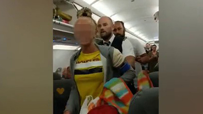 Dalaman uçağında İngiliz kadınlardan ırkçı saldırı!