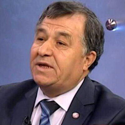 Profesöre arabasını sattıran oyun!