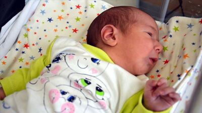 Omurilik kesesi dışarıda doğdu!