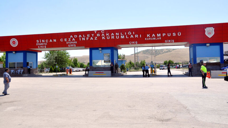 8 darbe davasında 1600 sanık hakim karşısında