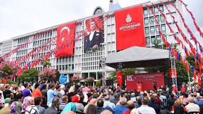İBB binası önünde 15 Temmuz şehitleri anıldı