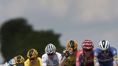 Fransa'da 10. etabı Van Aert kazandı