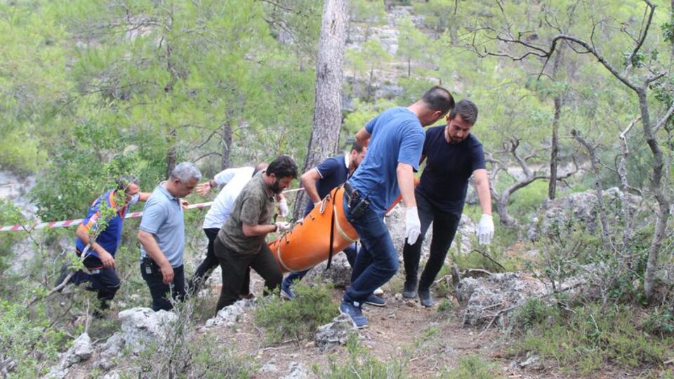 Kuşlar işaret etti, baba yıkıldı! 120 metrede 4 saat...