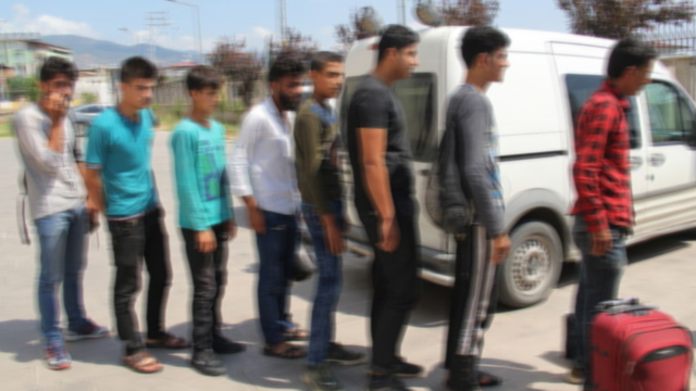 Hatay'da 8 kaçak göçmen yakalandı