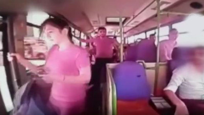 Akılalmaz ölüm! Halk otobüsünden düşen genç kız kurtarılamadı